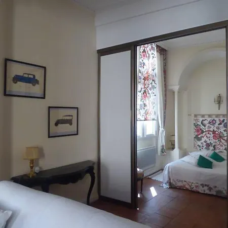 Apartament Logis De Sainte-scarbes *